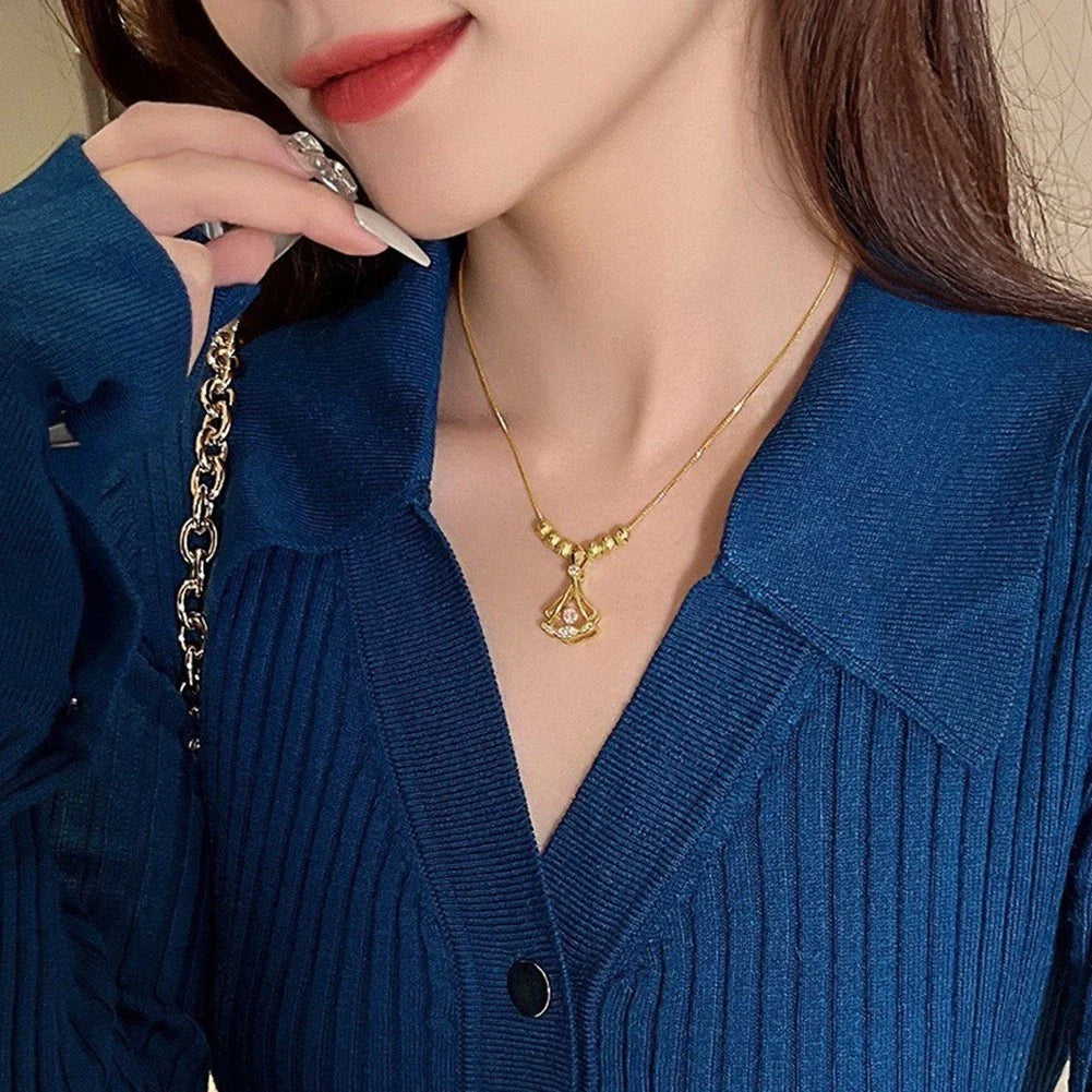 Golden Rhinestone Decor Pendant Necklace